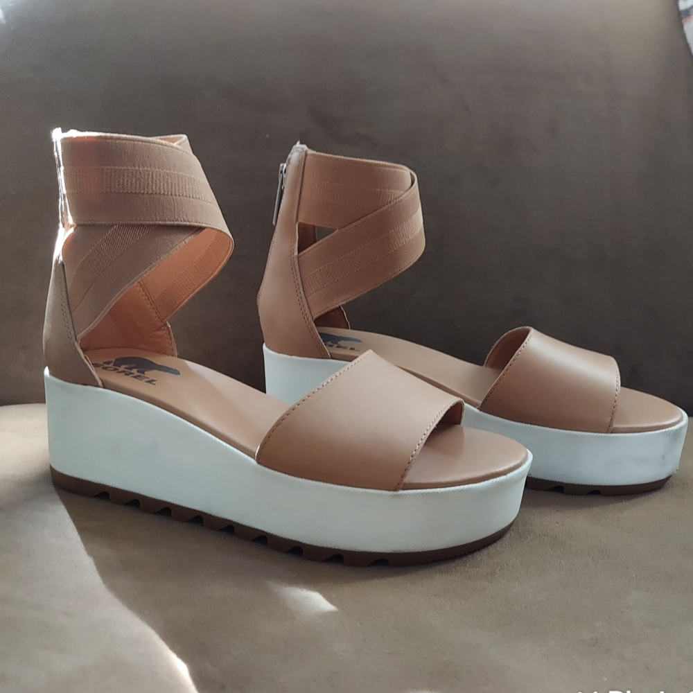 Sorel Wedge Sandal Open Toe TAN Great Condition! Sz 7